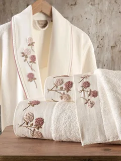 حوله تن‌ پوش گلدار مناسب هدیه و استفاده روزمره